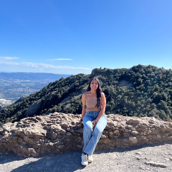 Meet Your Posher - Maria - Picture 1 of 5